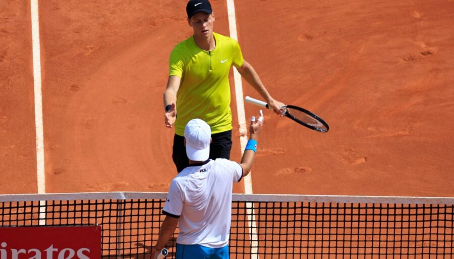 Jannik Sinner admite: «Es difícil enfrentarse a tu compañero de dobles
