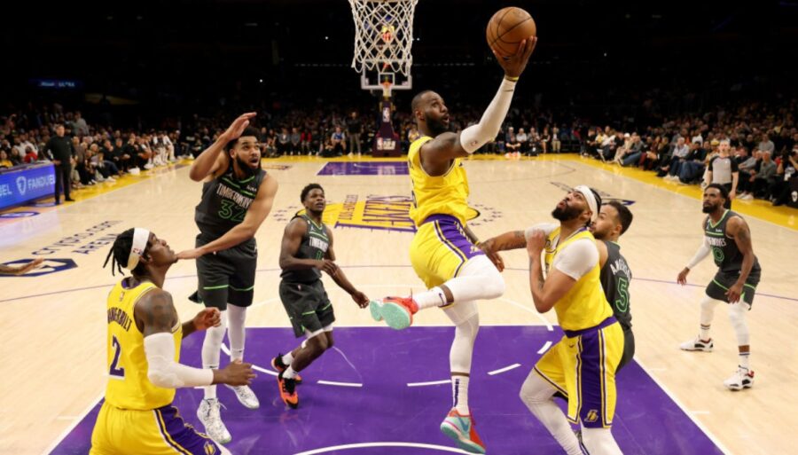 Un super LeBron da la eliminatoria a los Lakers: Minnesota eliminada