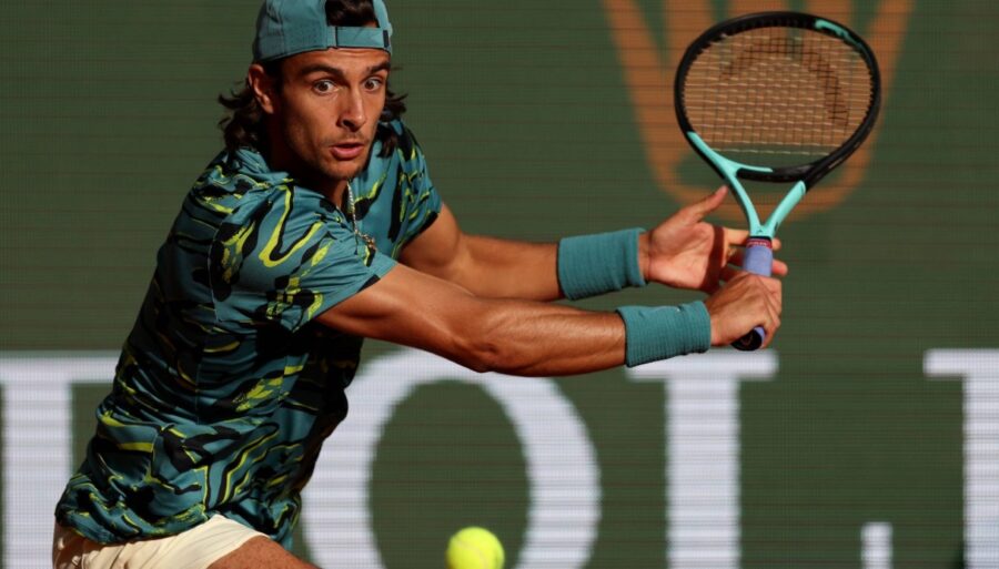 Hazaña de Musetti: vence a Djokovic y gana el derbi con Sinner