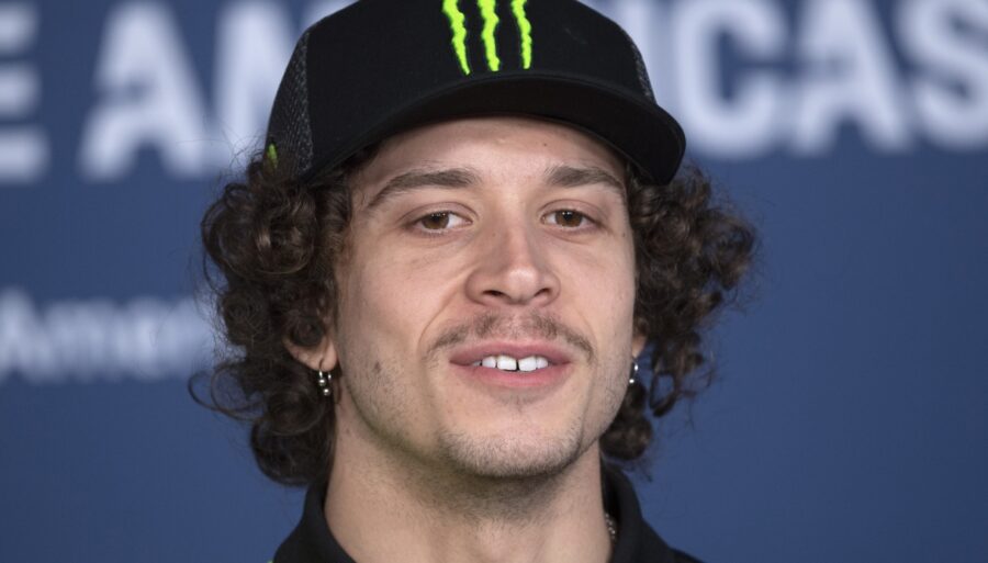 VR46, Marco Bezzecchi mantiene los pies en el suelo