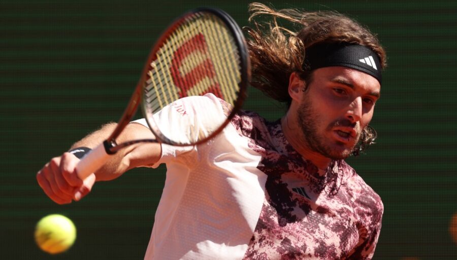 Stefanos Tsitsipas impresiona ante Jannik Sinner y Carlos Alcaraz