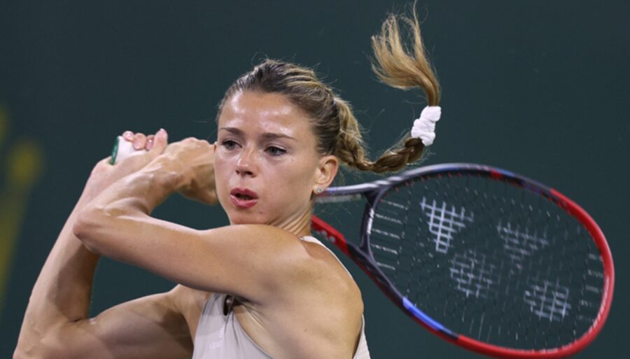 Camila Giorgi remonta y vence a Arantxa Rus