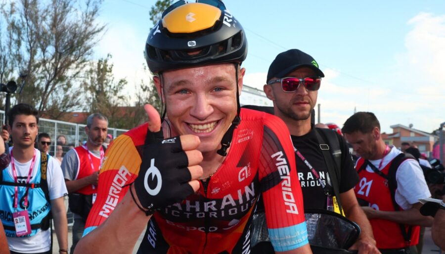 Giro 2023, Jonathan Milan se sorprende a sí mismo: «He ganado y no me lo creo