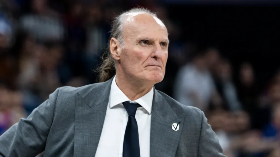Dusko Ivanovic no lo celebra y se tira de las orejas