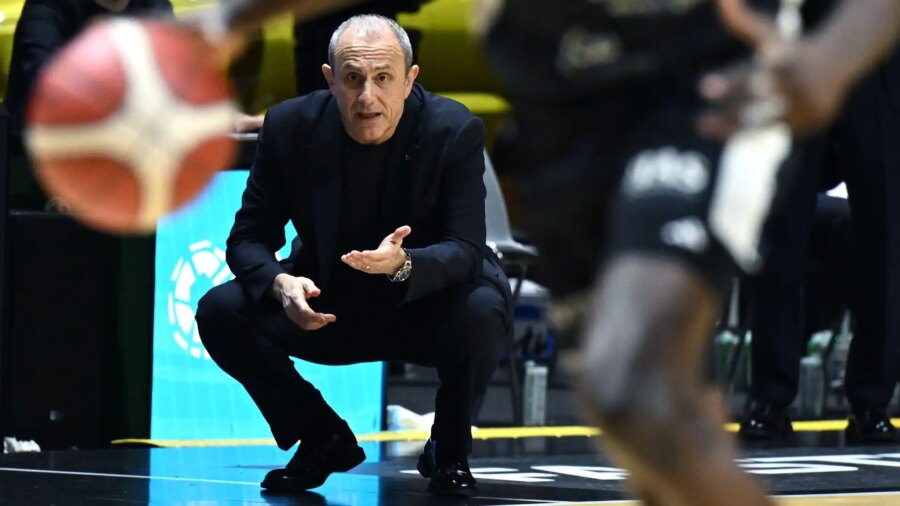 Olimpia Milano, en escena en Nápoles: gol del primer puesto