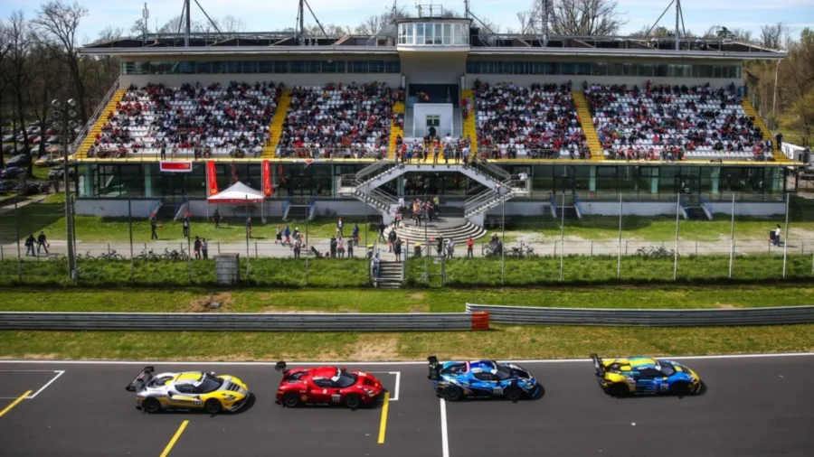 Ferrari Challenge Europe con 7.000 aficionados en Monza