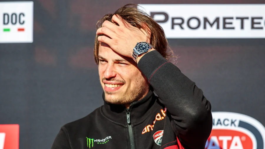 Nicolò Bulega no quiere conformarse y renueva su desafío a Toprak Razgatlioglu