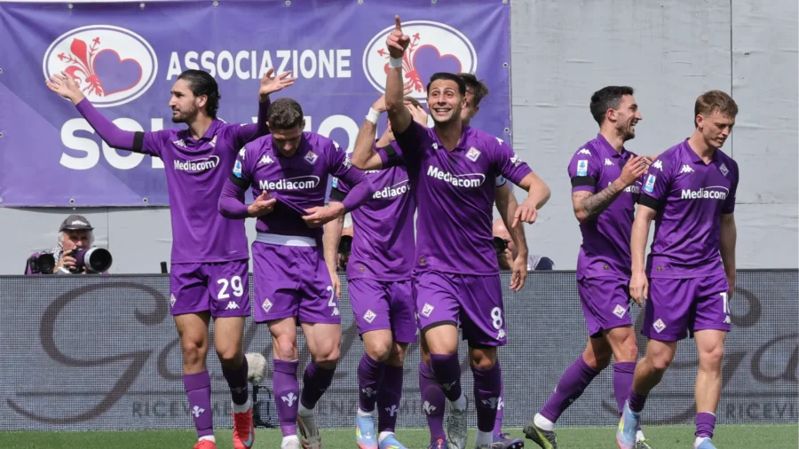 La Fiorentina vence al Empoli y sigue soñando con la Liga de Campeones