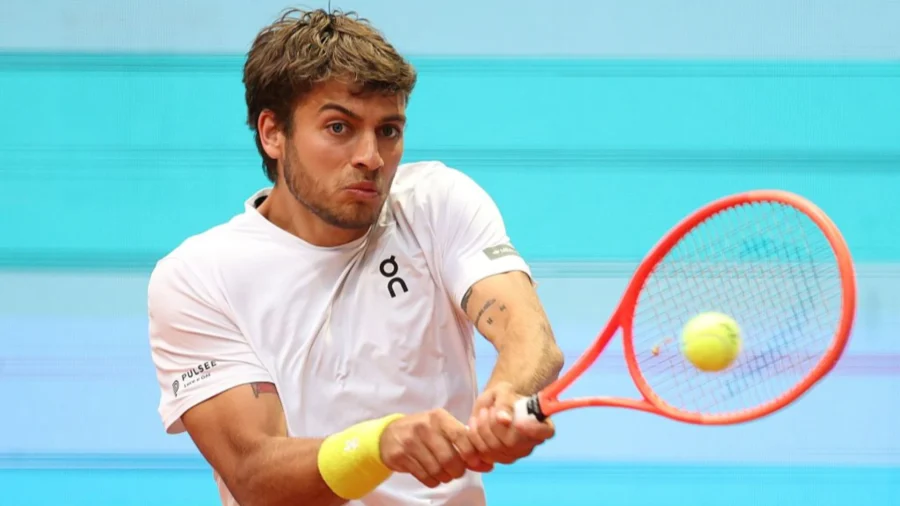 Holger Rune obligado a retirarse, Flavio Cobolli avanza en Madrid