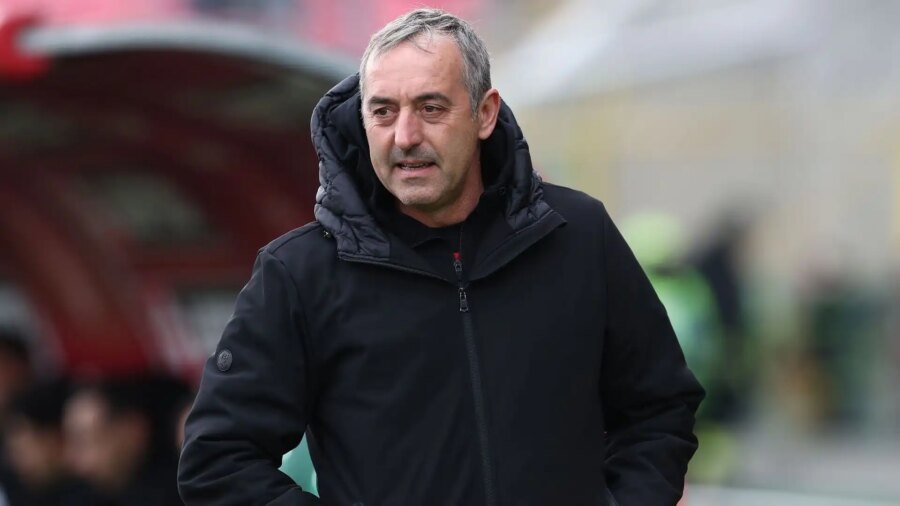 Marco Giampaolo lidera la carga del Lecce contra el Juventus