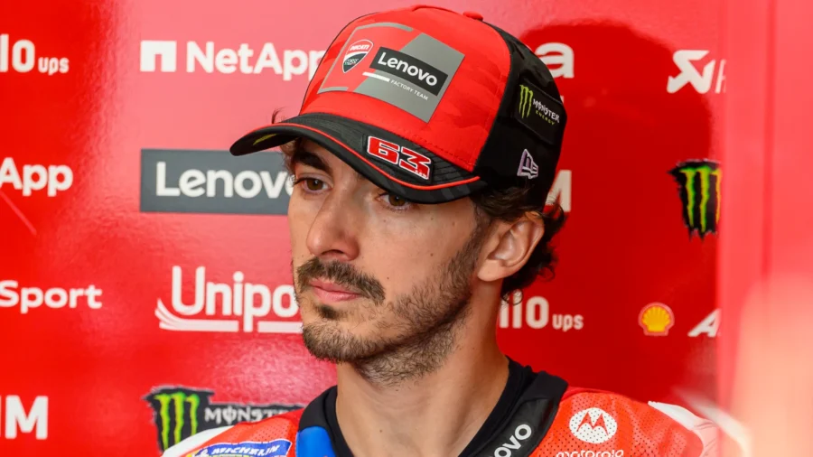 Maverick Viñales penalizado, Pecco Bagnaia sube una posición (pero hace autocrítica)