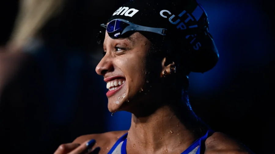 Sara Curtis más rápida que Federica Pellegrini: ¡récord histórico!