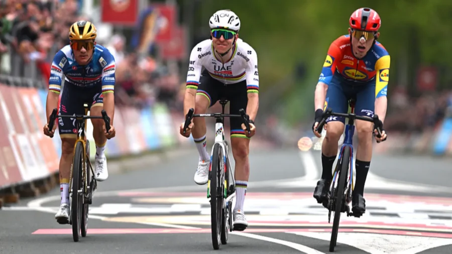 Amstel Gold Race, Skjelmose un sueño por delante de Pogacar y Evenepoel