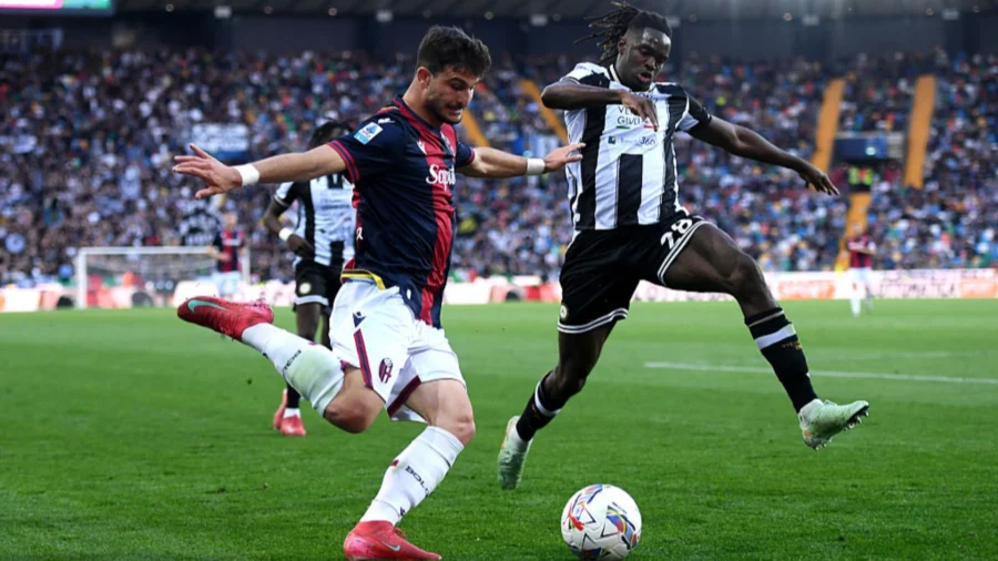 El Bolonia frena al Udinese, la Juventus y la Roma gracias