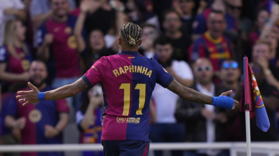 Clásico de leyendas: el Barcelona remonta al Real por 4-3 y se queda a un paso del título