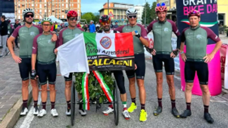 Carlo Calcagni y una dedicatoria especial tras escalar el Monte Grappa