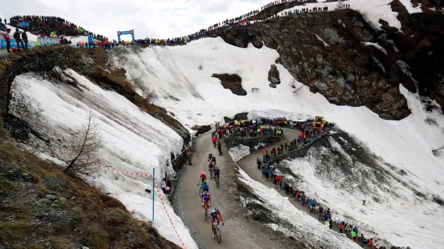 En el Colle delle Finestre se decide el Giro de Italia 2025