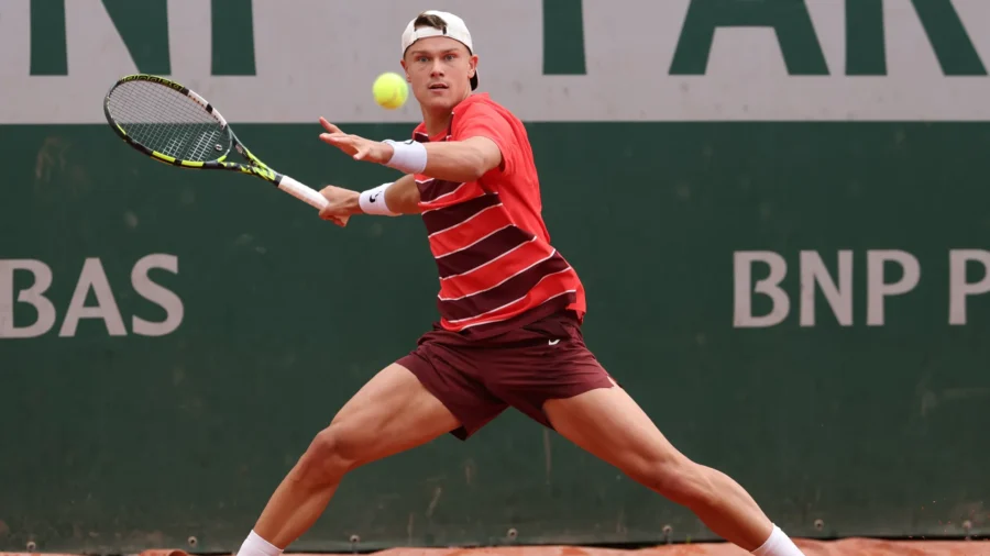 Roland Garros: Bautista Agut asusta a Holger Rune, que luego se desboca