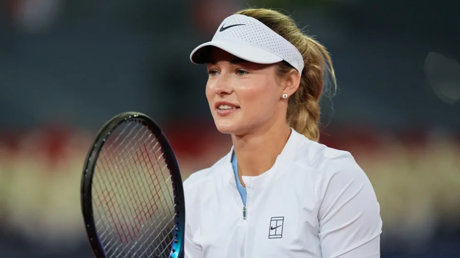 Anna Kalinskaya saluda a Roma con una sonrisa, a pesar de todo