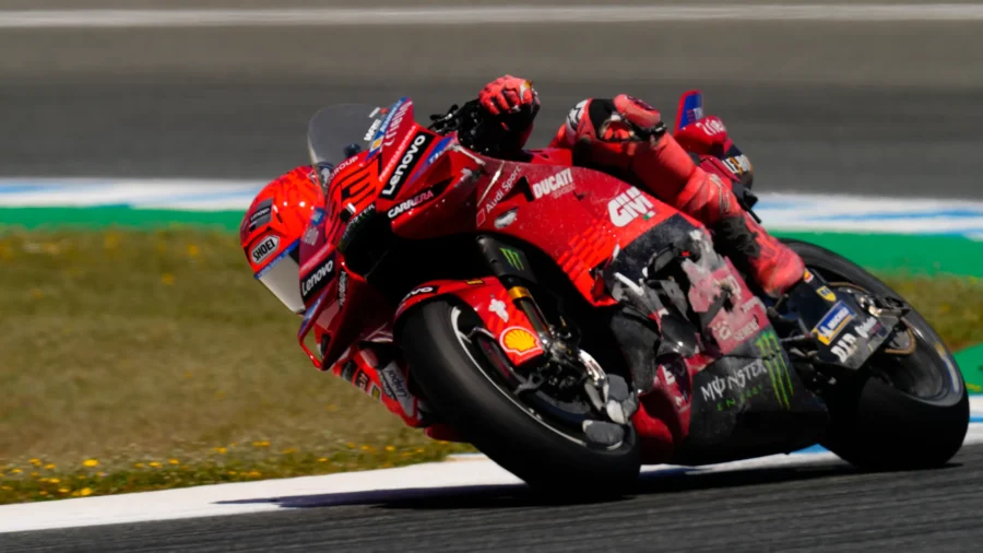 MotoGP, Silverstone: Marc Márquez domina en los primeros libres