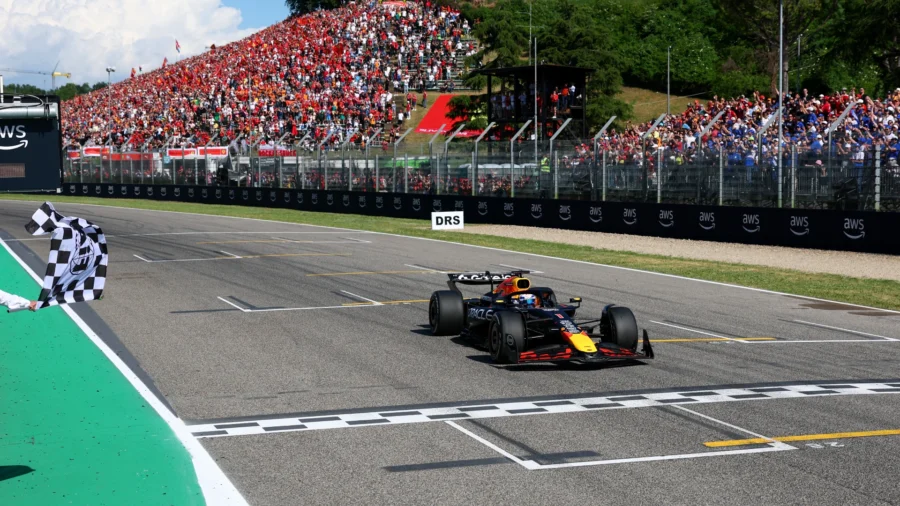F1, Imola: Max Verstappen sorprende a los McLaren, Lewis Hamilton cuarto en su remontada