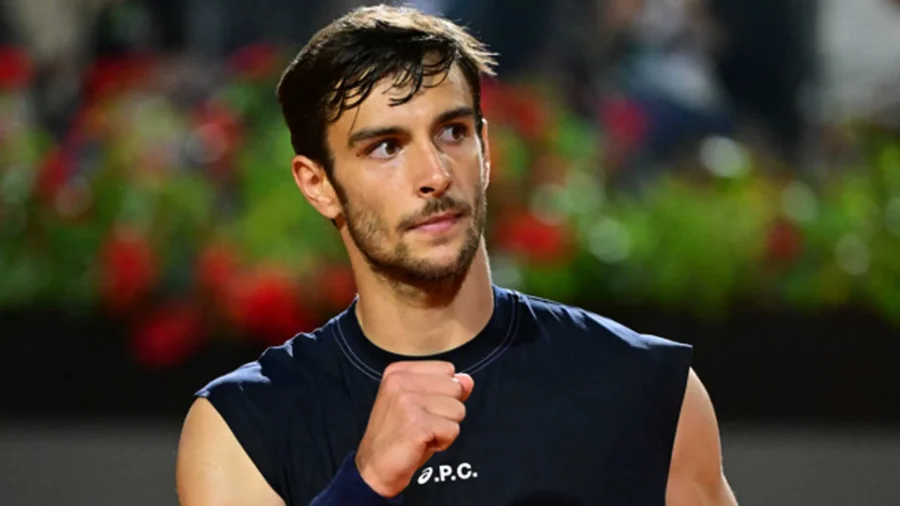 Lorenzo Musetti noquea a Alexander Zverev y se medirá ahora a Carlos Alcaraz