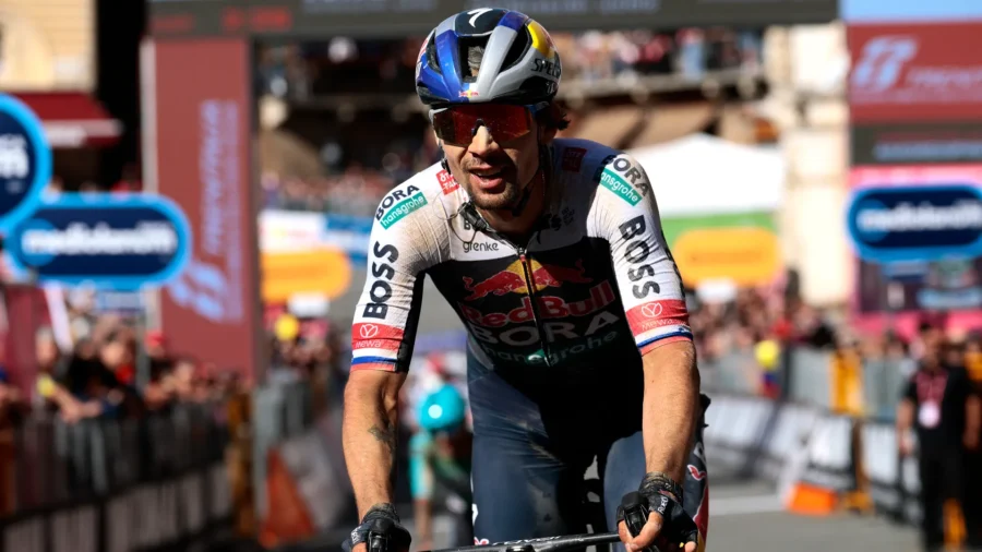 Giro de Italia: susto para Primoz Roglic antes de la salida de la etapa