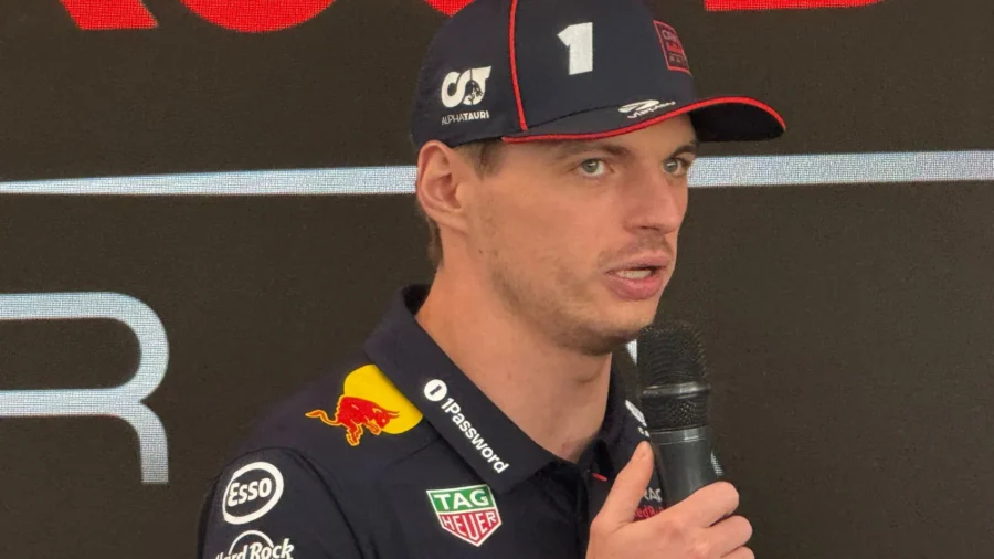 Max Verstappen, McLaren en el punto de mira: "Quien llega primero al final cuenta"