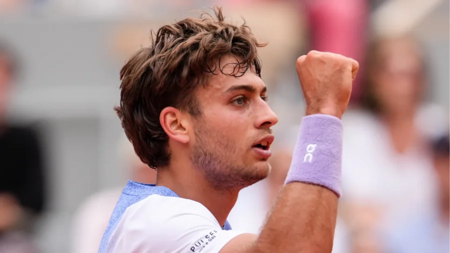 ATP Halle, Flavio Cobolli derrota a Denis Shapovalov y pasa a cuartos de final