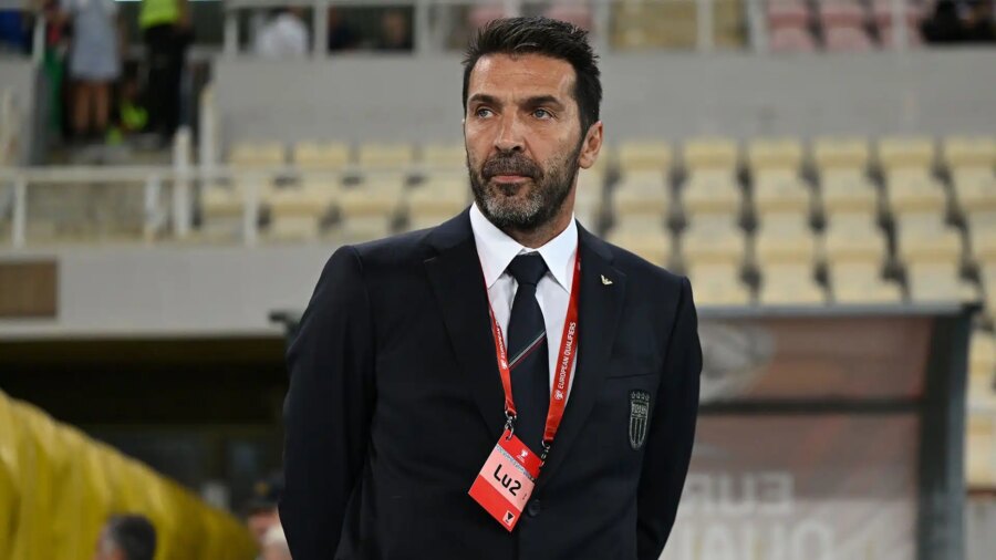 Italia: Gigi Buffon arremete contra Francesco Acerbi