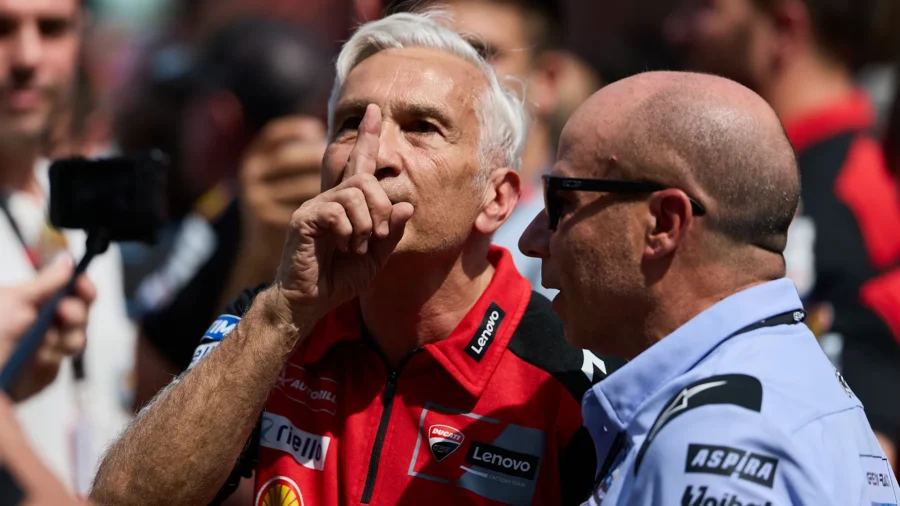 Ducati, Tardozzi también la tiene tomada con Valentino Rossi tras el tirón de orejas a los aficionados