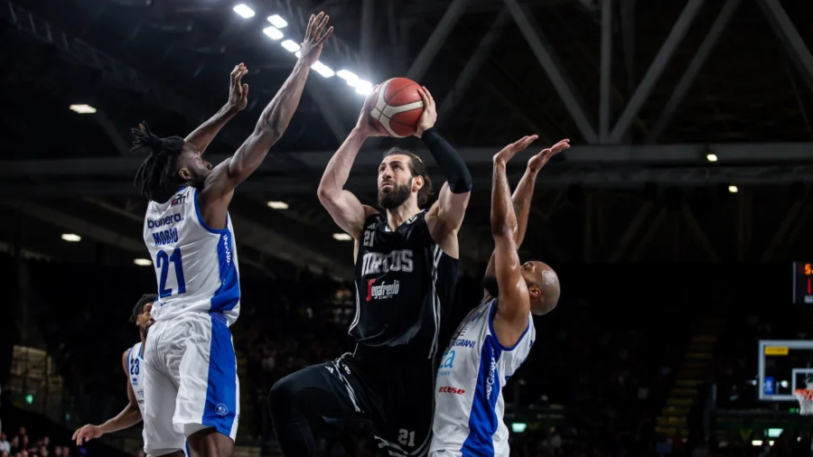 Virtus Bolonia-Germani Brescia: la final del Scudetto en el aire