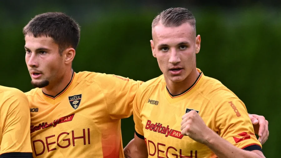 El Lecce gana con sus puntos: Krstovic y Camarda tumban al Spezia