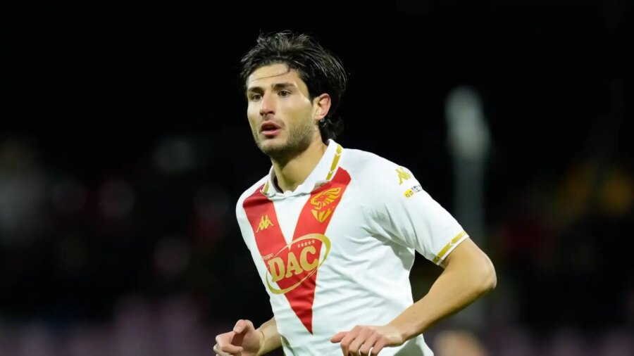 El Cagliari tiene nuevo delantero: Gennaro Borrelli es oficial