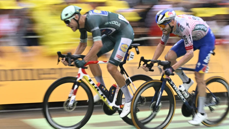 Tour de Francia, Jonathan Milan se salva de una caída en el último kilómetro y gana el sprint de Valence