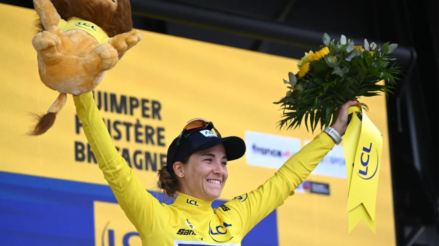 Maillot amarillo histórico para Mauricio en el Tour de Francia: Kimberley Le Court líder entre las mujeres