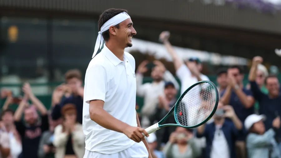 Tres italianos en octavos de Wimbledon: Lorenzo Sonego se clasifica tras un maratón de cinco horas