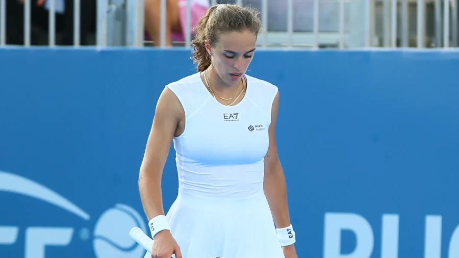 Demasiado fuerte Clara Tauson: Lucia Bronzetti dice adiós Montreal