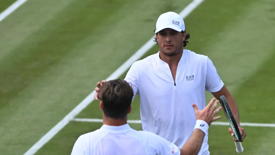 Luciano Darderi bate su récord anterior en Wimbledon