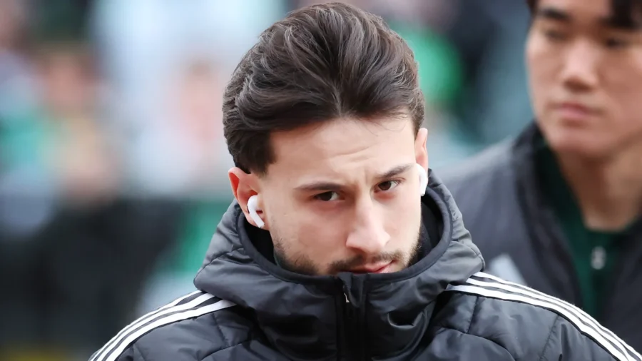 Como, Cesc Fabregas recibe a Nicolas Kuhn: "Intenso y creativo"