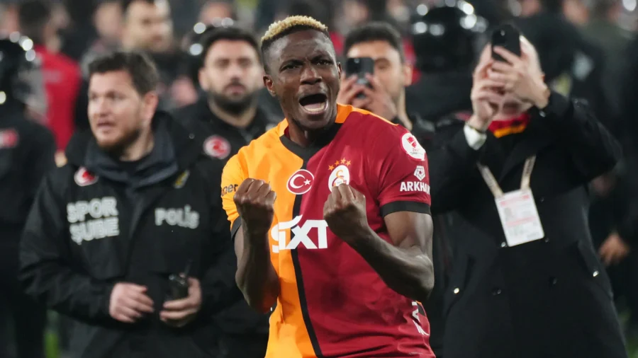 Victor Osimhen ya ha olvidado Nápoles