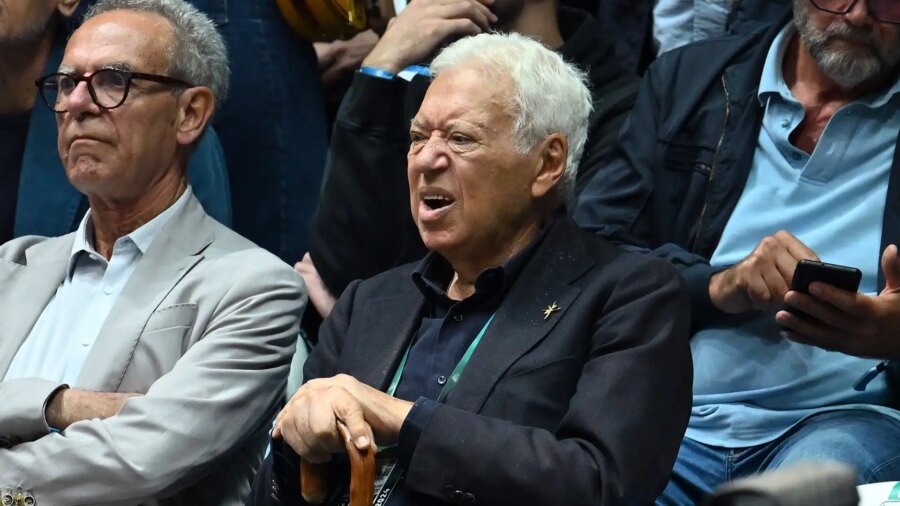 Nicola Pietrangeli, afligido por la muerte de su hijo Giorgio