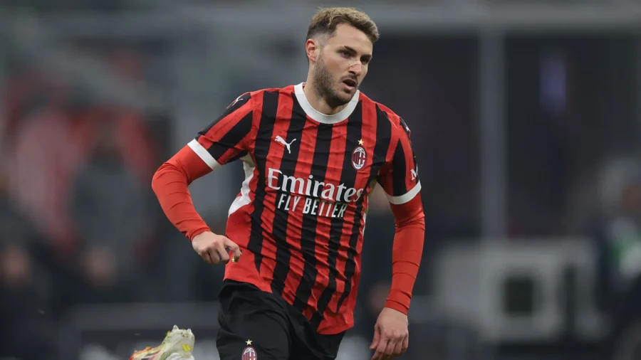 Santiago Giménez se pronuncia sobre los rumores de adiós al AC Milan