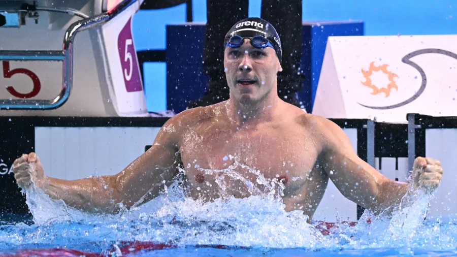 Campeonatos del Mundo, Simone Cerasuolo oro en los 50 braza