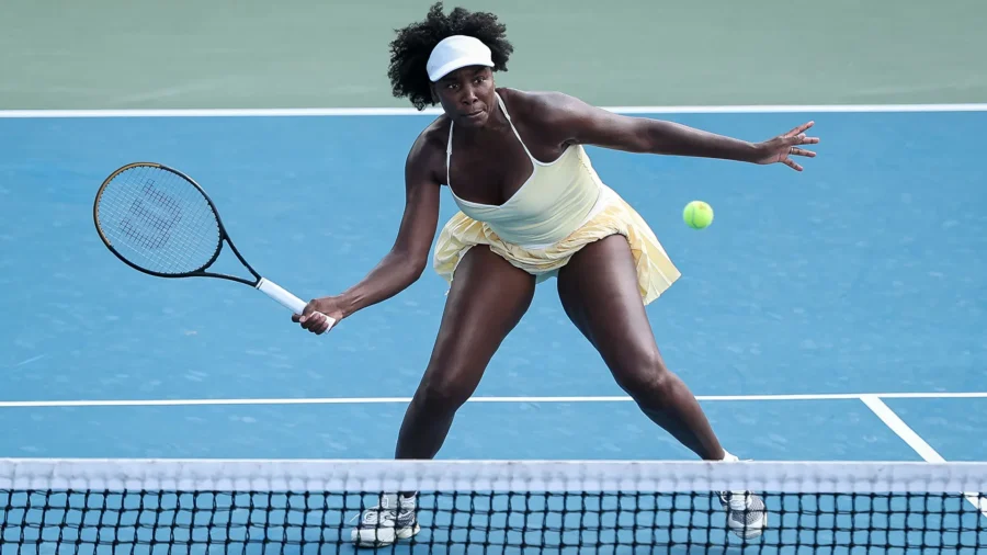 Venus Williams vuelve a la pista tras 16 meses y gana de inmediato