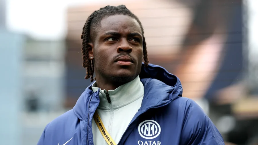 El Crystal Palace se lanza a por Yann Bisseck: el Inter de Milán se tambalea