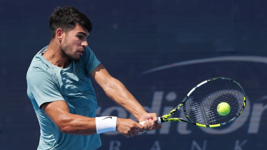 Cincinnati, Carlos Alcaraz sufre y vence a Andrey Rublev: está en semifinales