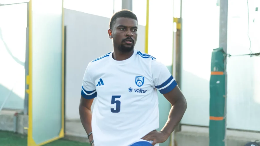 Tegola per Brindisi, fractura rota para Blake Francis
