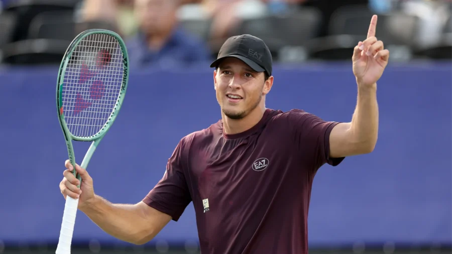 US Open: Luciano Darderi sobre el terciopelo, Lucia Bronzetti ya está fuera