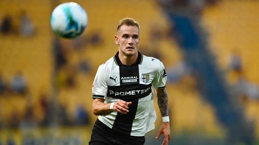 El Parma apura el mercado tras la grave lesión de Frigan